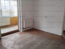 COLOSSEUM: Apartament 2 Camere bloc vila caramida piata Astra