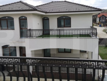 Casa in stil mediteranean, cu 4 camere, 158 mp, zona Dezmir