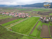 FILM!Potential rezidential investitional: 8.000 mp intravil
