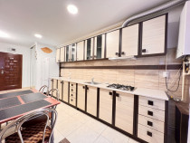 Închiriere apartament 3 camere – Tractorul, Str. Argintul