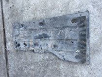 Scut lateral stanga Volkswagen Tiguan 2.0 Motorina 2010