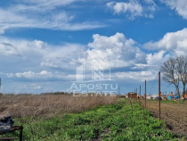 Teren intravilan , curent , apa , nr de casa Sacosu Turcesc