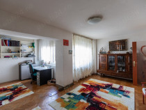 Apartament de 4 camere zona CENTRUL CIVIC ,str. Toamnei