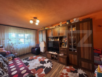 Apartament cu 3 camere, decomandat, zona Mall