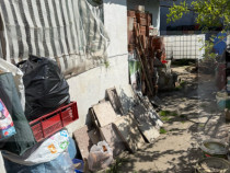 Casa individuala batraneasca demolabila + teren de 280 mp, z
