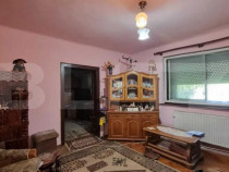 Casa de vanzare aproape de Drumul Careiului