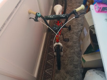 2 biciclete aproape NOI