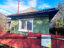 De vanzare: Casa cocheta cu priveliste, zona centrala Bai...