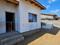 Duplex pe plan - 2 bai - canalizare - personalizare interioa