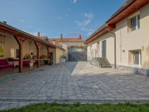 Casă / Vilă Săsească cu 6 camere de vânzare in Vulca...