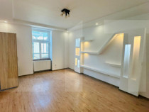 Apartament de vanzare, cu 3 camere, zona ultracentrala