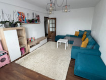 Apartament decomandat, 3 camere, 2 bai, zona Nicolina