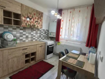 Apartament 4 camere, decomandat - zona Craiter.