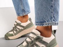 Adidasi noi model deosebit