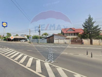 Casă / Vilă cu 10 camere si teren generos, Sos. Salaj