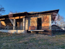 Casă modernă, teren generos &ndash; Păunești, județul Vr...