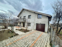 Case in aceeasi curte, 500 mp, zona Miroslava-Family Market