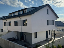 Vila duplex spațioasă, zonă liniștită, aproape de București&ndash;164.000 &euro;