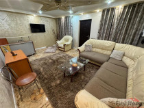 Apartament 4 camere, parter inalt, parcare proprie, zona Pia