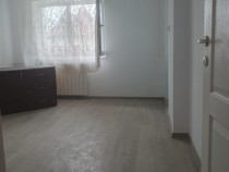 Garsoniera zona Capat 1, etaj 2, decomandat