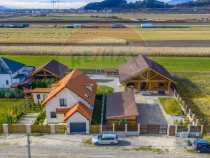 Doua case in stil canadian – confort modern intr-un cad...