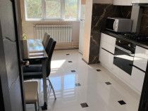 Garsoniera de inchiriat in zona Aparatorii Patriei