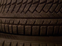 Set de 2 cauciucuri de iarna 215/45/18 Continental