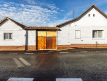 Casă cu 5 camere in Barzava