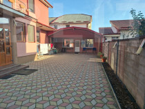 Vilă spațioasă cu 7 camere &ndash; confort, eleganță și fu