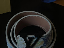 Curea din piele albă lv