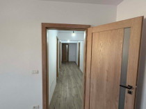 Apartament de 3 camere zona Calea Bucuresti