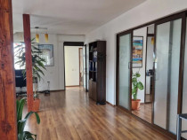 Spatiu comercial 120 mp cu 3 incaperi si locuri de parcare,