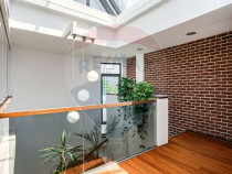 Clădire de birouri Micalaca pe principală, vad si vizib...