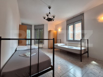Vila mare, 12 camere, 450 mp, zona Lipovei