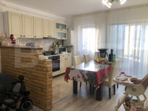 Apartament cu 2 camere, balcon inchis, parcare, expunere sud