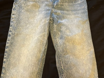 V&acirc;nd blugi nu sunt noi