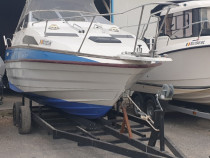 Barca cu motor si peridoc