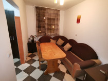 INCHIRIEZ apartament 3 camere ,renovat, zona Vasile Aaron