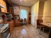 Apartament cu 3 camere, 70 mp, Garaj, zona Mureseni