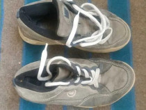 Pantofi sport-casual bărbătești marca Vans, mărimea 40,5