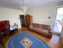 Apartament 3 camere, decomandat, zona Centru