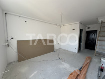 Apartament 2 camere la mansarda 44 mpu predare la cheie Bros