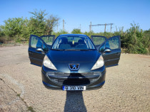 Peugeot 207 1.4 benzină an 2007 cu 5 uși