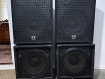 Doua boxe cu subwoofer si statie