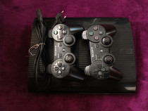 Consola PS3 cu jocuri și 2 manete