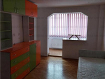 Apartament cu 3 camere, decomandat-Zona I.T.C.