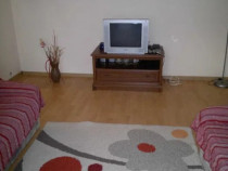 APARTAMENT 3 CAMERE SEMIDECOMANDAT, ETAJ INTERMEDIAR, PODU R