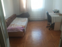 Inchiriez camera in apartament locuit,pt studentaTractorul Brasov