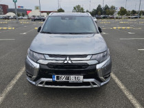 Mitsubishi Outlander phev full option piele trapa 4x4 garantie 06.2025