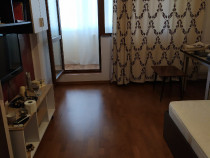 Particular apartament 3 camere Cartierul Latin 80mp